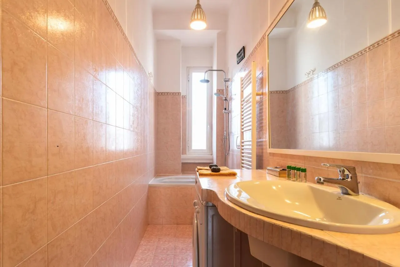 Apartment Lodi Flexyrent Appartamento Wifi Aircon Milan Italy